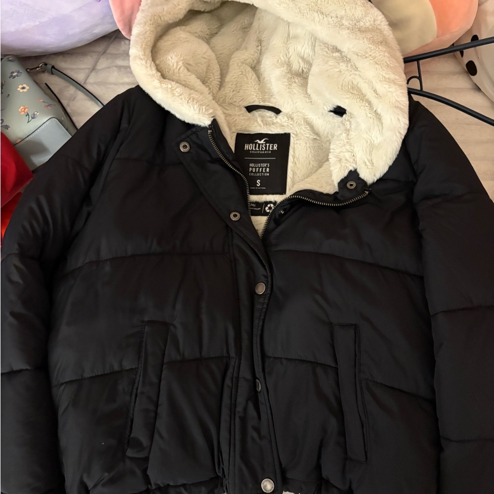 Hollister Black Puffer Jacket for Women